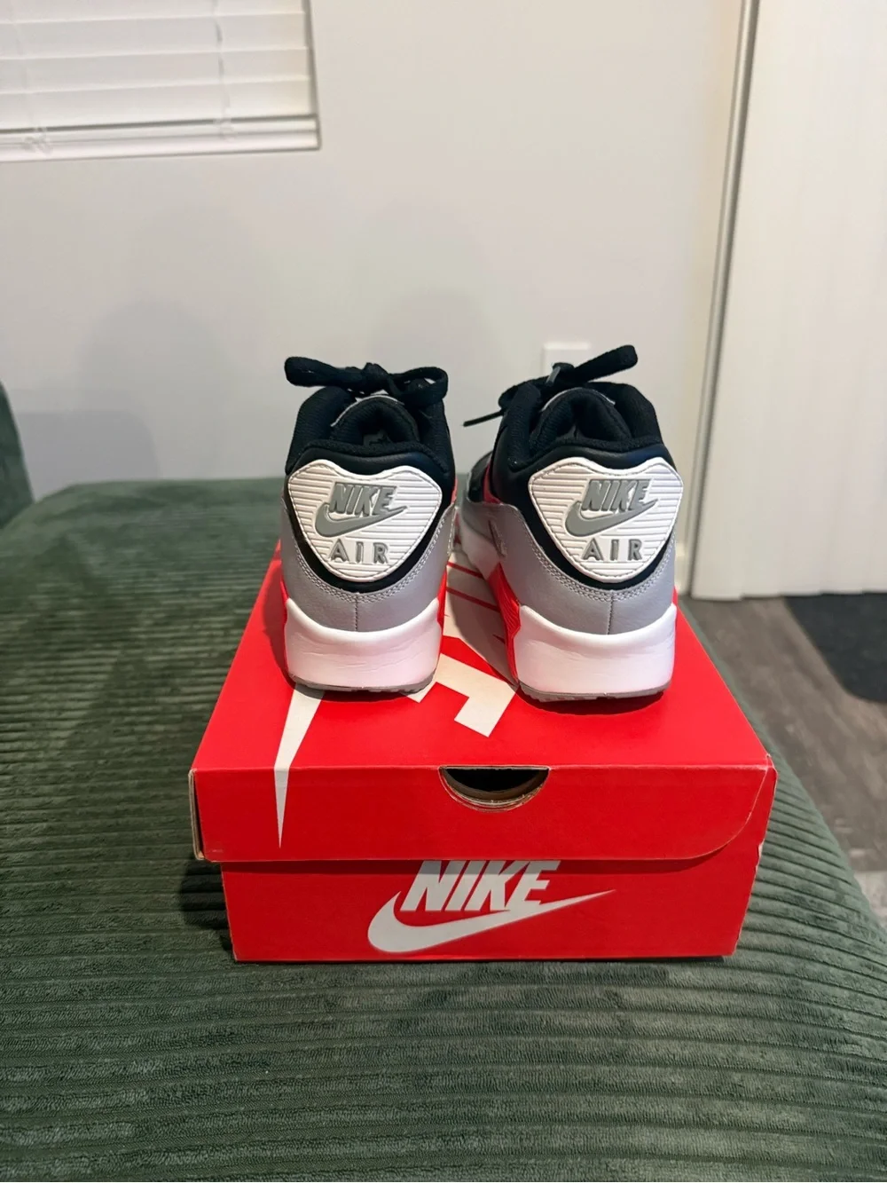 Nike Air Max 90 LTR (GS) 5Y (Big Kid) - Picture 3 of 5